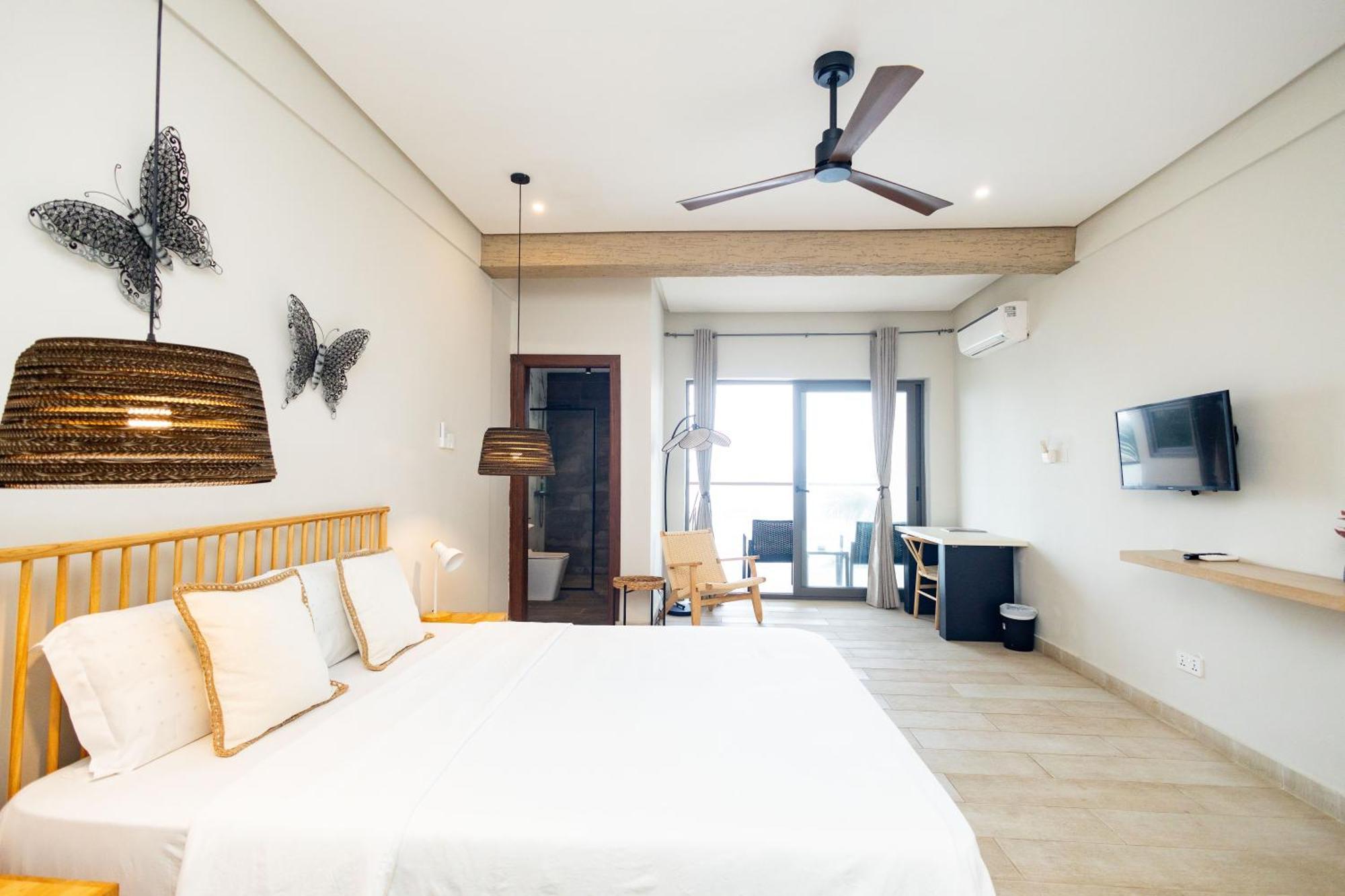 Serenity Residences & Spa - Kokrobite Beach Экстерьер фото